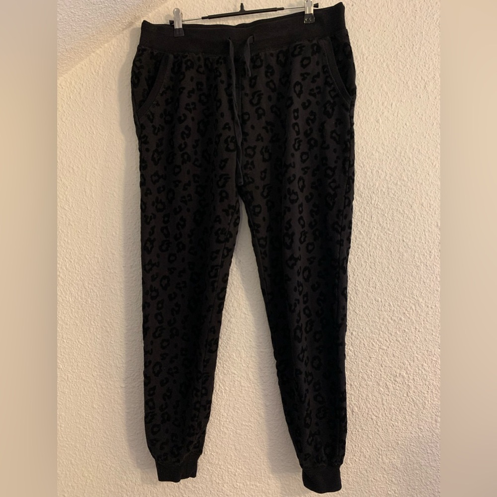 Victoria’s Secret PINK Black Velvet Cheetah Joggers